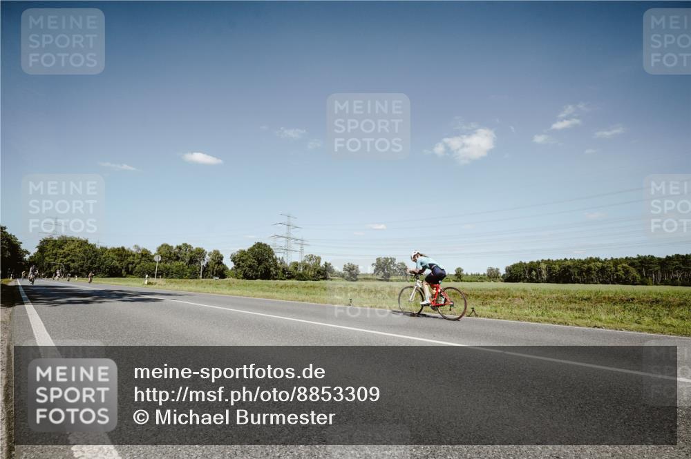07.09.2025 - 19. Norderstedt Triathlon Michael Burmester http://msf.ph/oto/8853309 07.09.2025 14:44:13 Radfahren  meine-sportfotos.de