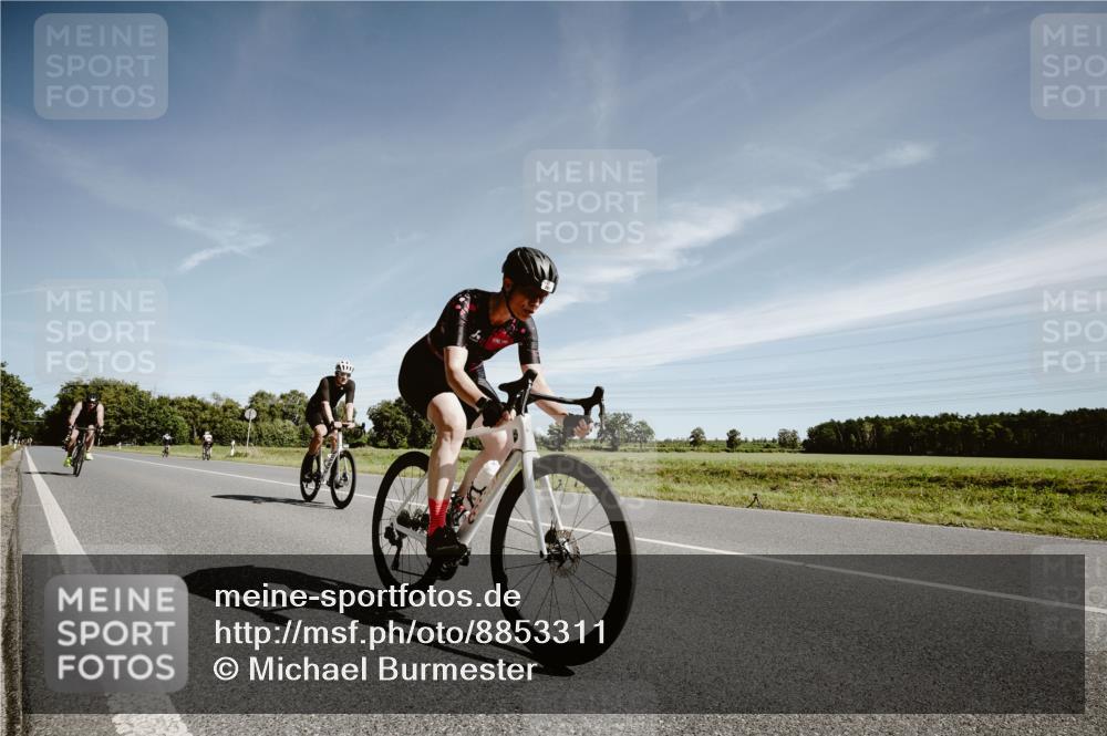 07.09.2025 - 19. Norderstedt Triathlon Michael Burmester http://msf.ph/oto/8853311 07.09.2025 11:47:35 Radfahren 155, 201, 1225, 1320 meine-sportfotos.de