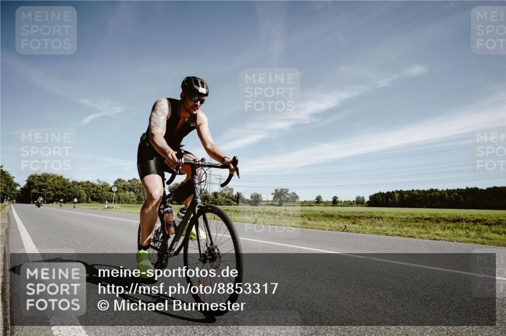07.09.2025 - 19. Norderstedt Triathlon Michael Burmester http://msf.ph/oto/8853317 07.09.2025 11:47:36 Radfahren 155, 201, 1225, 1320 meine-sportfotos.de
