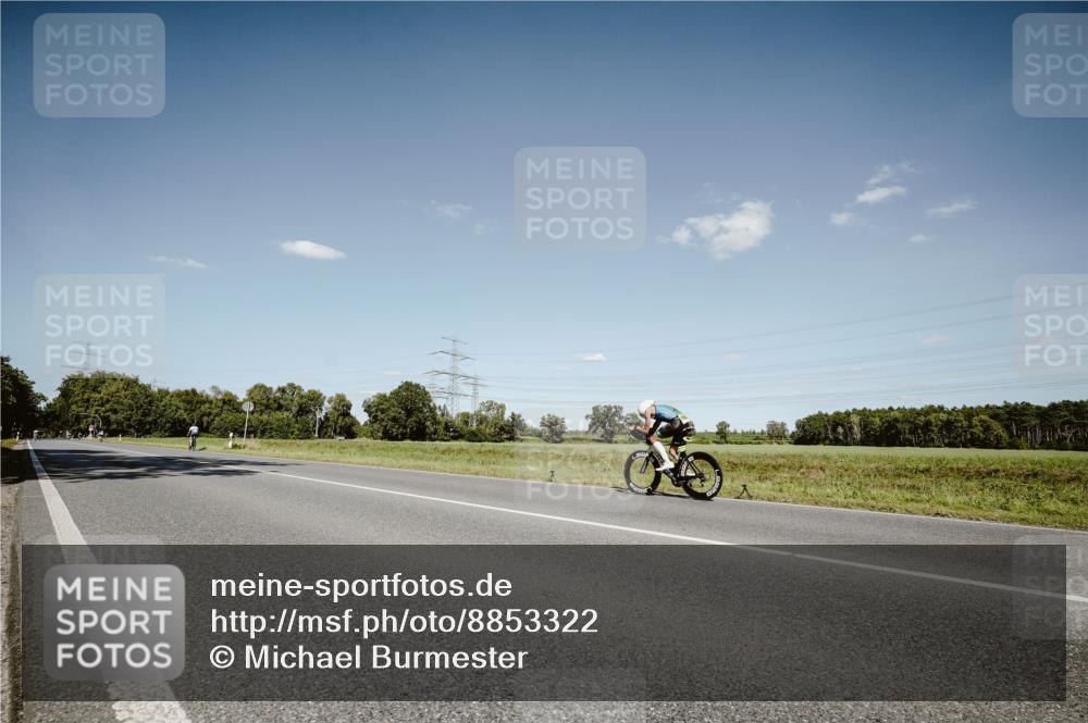07.09.2025 - 19. Norderstedt Triathlon Michael Burmester http://msf.ph/oto/8853322 07.09.2025 14:44:23 Radfahren 1032 meine-sportfotos.de