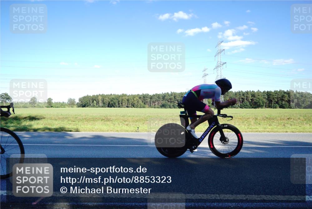 07.09.2025 - 19. Norderstedt Triathlon Michael Burmester http://msf.ph/oto/8853323 07.09.2025 16:01:08 Radfahren 540, 1068, 1516, 1530 meine-sportfotos.de