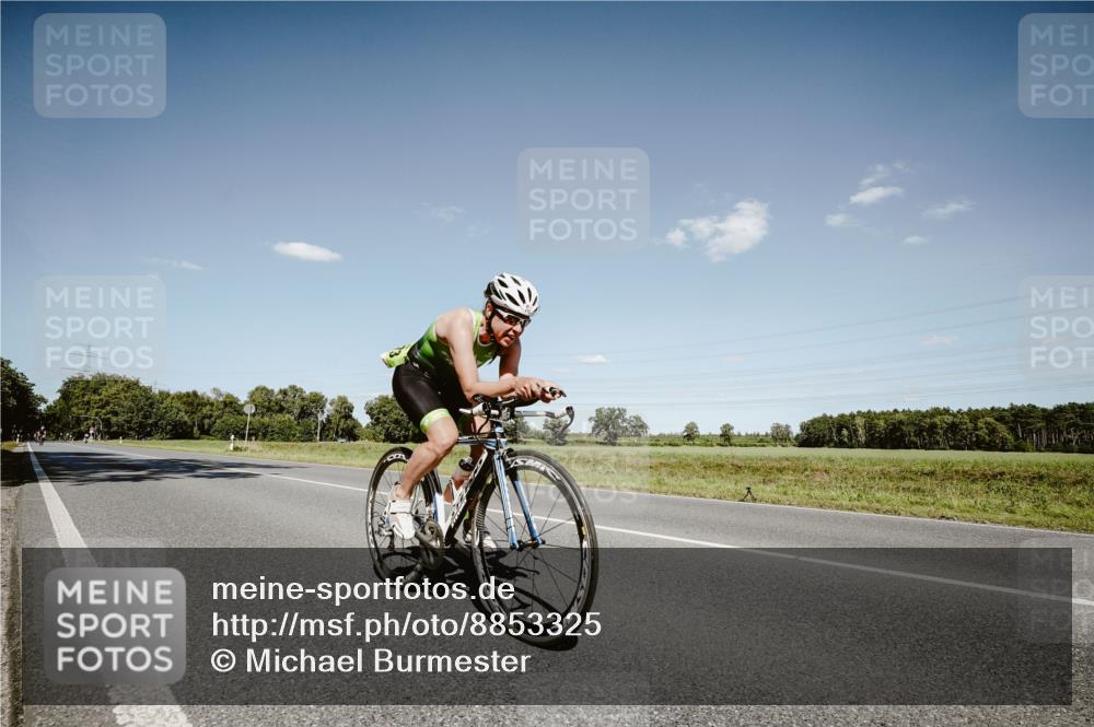07.09.2025 - 19. Norderstedt Triathlon Michael Burmester http://msf.ph/oto/8853325 07.09.2025 14:44:32 Radfahren 473 meine-sportfotos.de