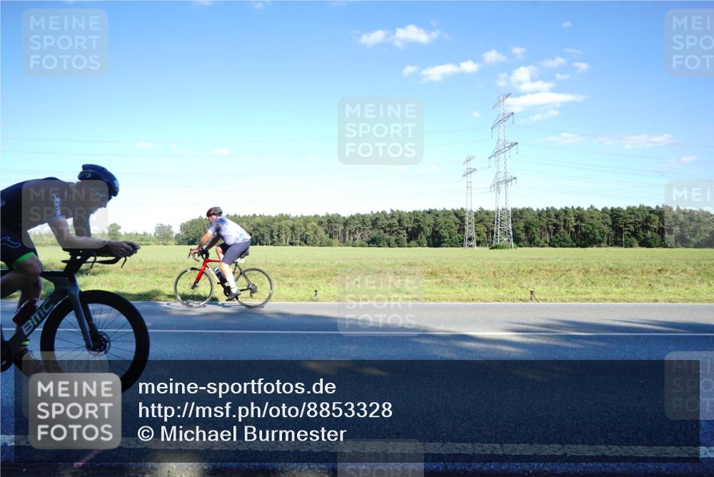 07.09.2025 - 19. Norderstedt Triathlon Michael Burmester http://msf.ph/oto/8853328 07.09.2025 16:01:11 Radfahren 540, 1068, 1516, 1530 meine-sportfotos.de