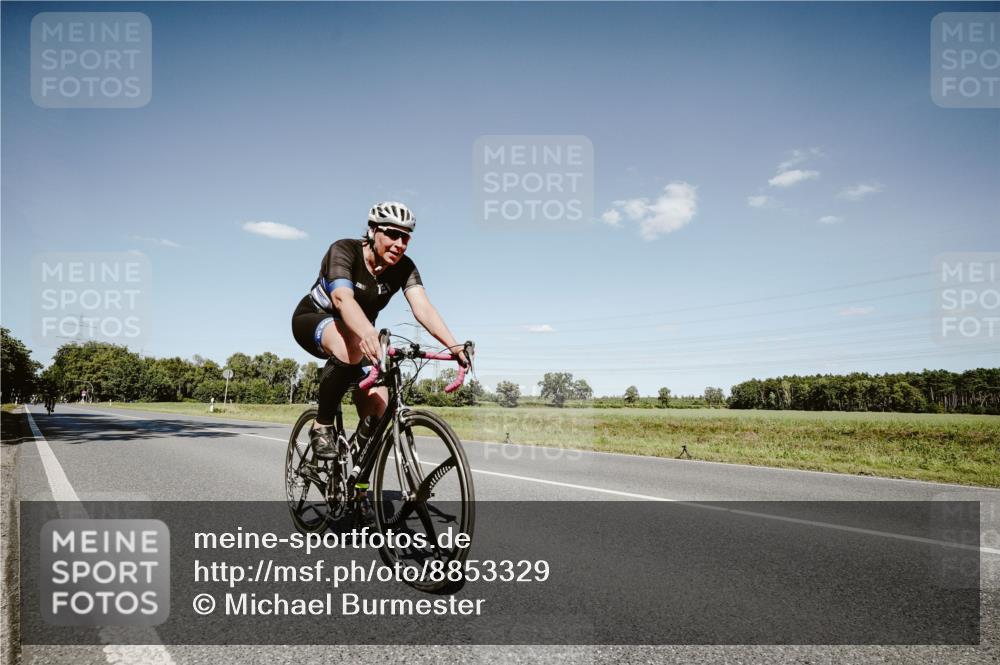 07.09.2025 - 19. Norderstedt Triathlon Michael Burmester http://msf.ph/oto/8853329 07.09.2025 14:44:40 Radfahren 987, 1509 meine-sportfotos.de