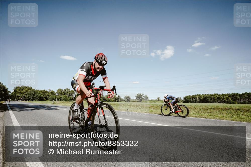 07.09.2025 - 19. Norderstedt Triathlon Michael Burmester http://msf.ph/oto/8853332 07.09.2025 14:44:43 Radfahren 987, 1509 meine-sportfotos.de