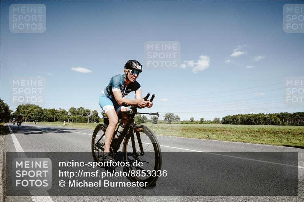 07.09.2025 - 19. Norderstedt Triathlon Michael Burmester http://msf.ph/oto/8853336 07.09.2025 14:44:49 Radfahren 442, 887 meine-sportfotos.de