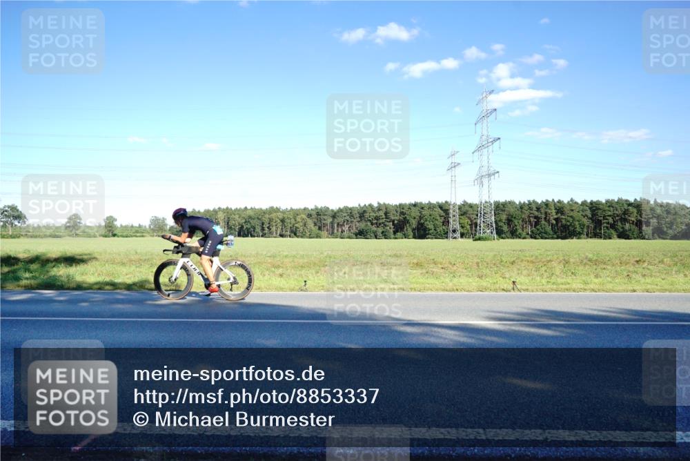 07.09.2025 - 19. Norderstedt Triathlon Michael Burmester http://msf.ph/oto/8853337 07.09.2025 16:01:18 Radfahren 1604, 1606, 1624 meine-sportfotos.de