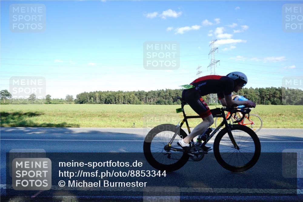 07.09.2025 - 19. Norderstedt Triathlon Michael Burmester http://msf.ph/oto/8853344 07.09.2025 16:01:26 Radfahren 397, 523, 909, 1059 meine-sportfotos.de