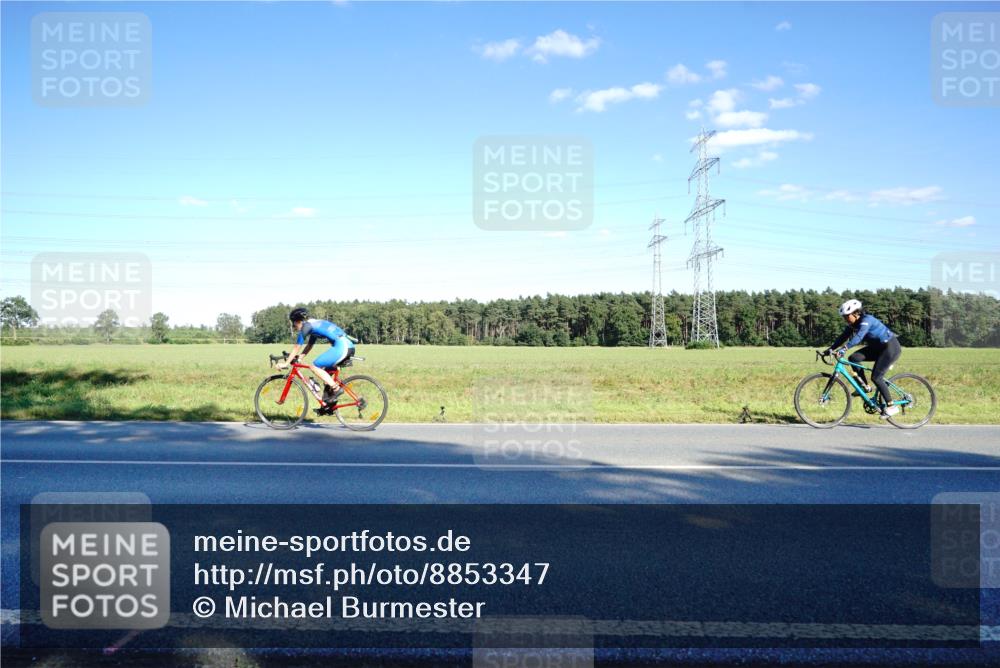 07.09.2025 - 19. Norderstedt Triathlon Michael Burmester http://msf.ph/oto/8853347 07.09.2025 16:01:26 Radfahren 397, 523, 909, 1059 meine-sportfotos.de