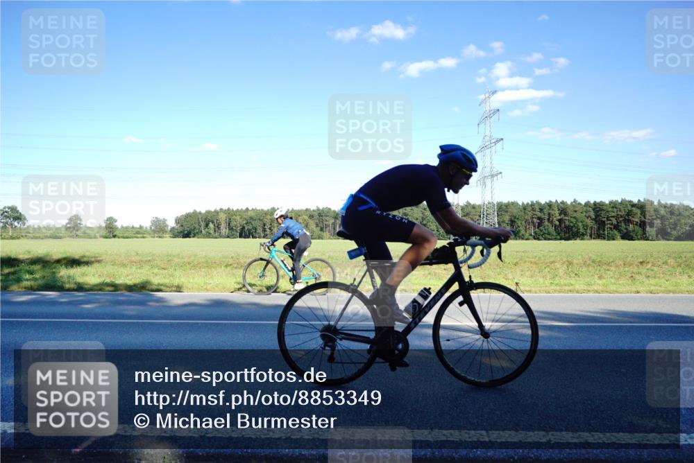 07.09.2025 - 19. Norderstedt Triathlon Michael Burmester http://msf.ph/oto/8853349 07.09.2025 16:01:27 Radfahren 397, 523, 909, 1059 meine-sportfotos.de