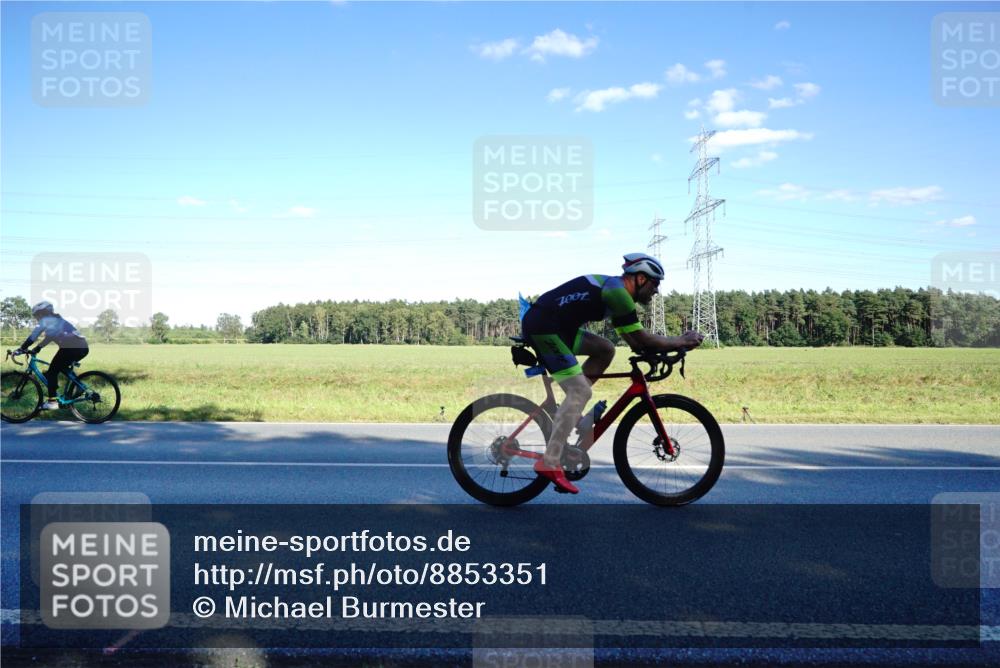 07.09.2025 - 19. Norderstedt Triathlon Michael Burmester http://msf.ph/oto/8853351 07.09.2025 16:01:28 Radfahren 397, 523, 909, 1059 meine-sportfotos.de