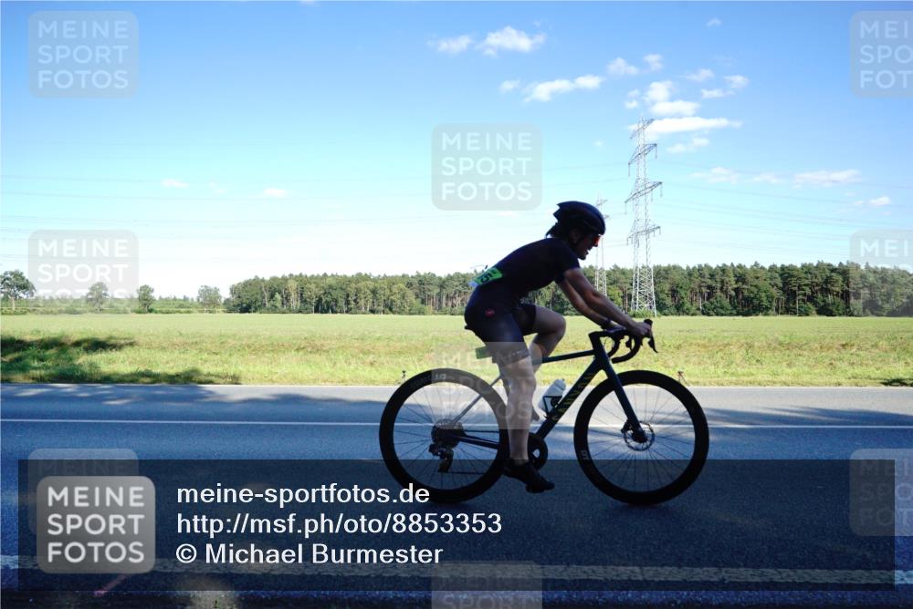 07.09.2025 - 19. Norderstedt Triathlon Michael Burmester http://msf.ph/oto/8853353 07.09.2025 16:01:29 Radfahren 397, 523, 909, 1059 meine-sportfotos.de