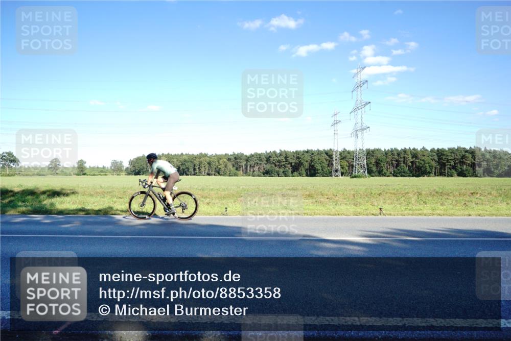 07.09.2025 - 19. Norderstedt Triathlon Michael Burmester http://msf.ph/oto/8853358 07.09.2025 16:01:31 Radfahren 397, 909, 1059, 1476 meine-sportfotos.de