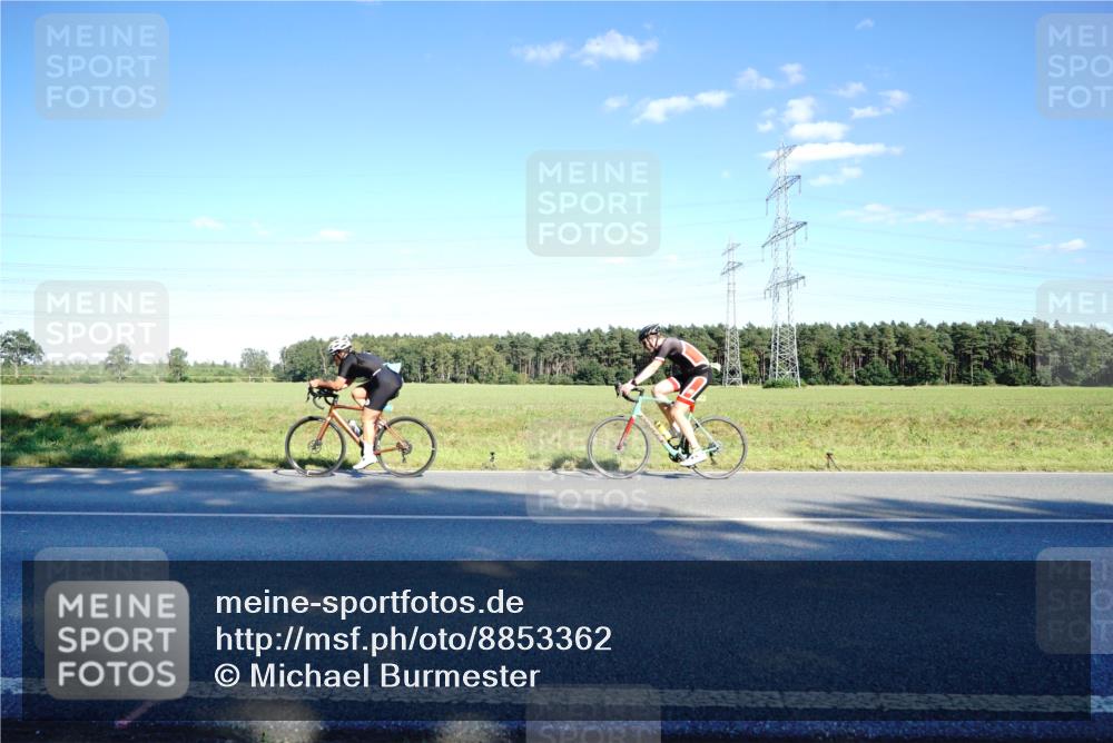 07.09.2025 - 19. Norderstedt Triathlon Michael Burmester http://msf.ph/oto/8853362 07.09.2025 16:01:34 Radfahren 913, 1476 meine-sportfotos.de