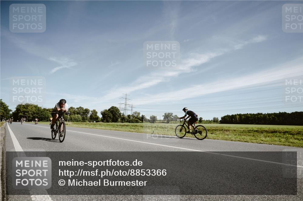 07.09.2025 - 19. Norderstedt Triathlon Michael Burmester http://msf.ph/oto/8853366 07.09.2025 11:48:14 Radfahren 154, 801 meine-sportfotos.de