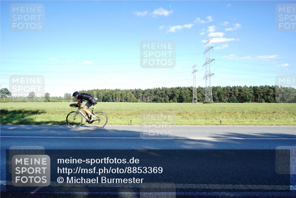07.09.2025 - 19. Norderstedt Triathlon Michael Burmester http://msf.ph/oto/8853369 07.09.2025 16:01:41 Radfahren 885, 910, 1571 meine-sportfotos.de