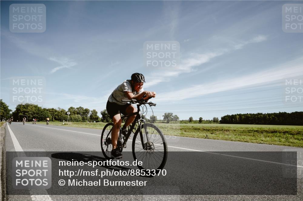 07.09.2025 - 19. Norderstedt Triathlon Michael Burmester http://msf.ph/oto/8853370 07.09.2025 11:48:14 Radfahren 154, 801 meine-sportfotos.de