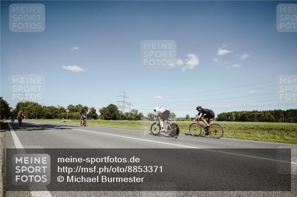 07.09.2025 - 19. Norderstedt Triathlon Michael Burmester http://msf.ph/oto/8853371 07.09.2025 14:45:16 Radfahren 390 meine-sportfotos.de