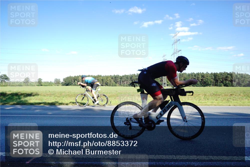07.09.2025 - 19. Norderstedt Triathlon Michael Burmester http://msf.ph/oto/8853372 07.09.2025 16:01:42 Radfahren 910, 941, 1571 meine-sportfotos.de