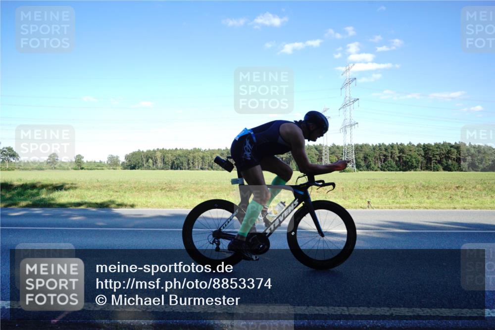 07.09.2025 - 19. Norderstedt Triathlon Michael Burmester http://msf.ph/oto/8853374 07.09.2025 16:01:43 Radfahren 910, 941, 1047, 1571 meine-sportfotos.de
