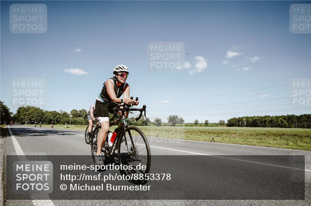 07.09.2025 - 19. Norderstedt Triathlon Michael Burmester http://msf.ph/oto/8853378 07.09.2025 14:45:20 Radfahren 390, 461, 872 meine-sportfotos.de