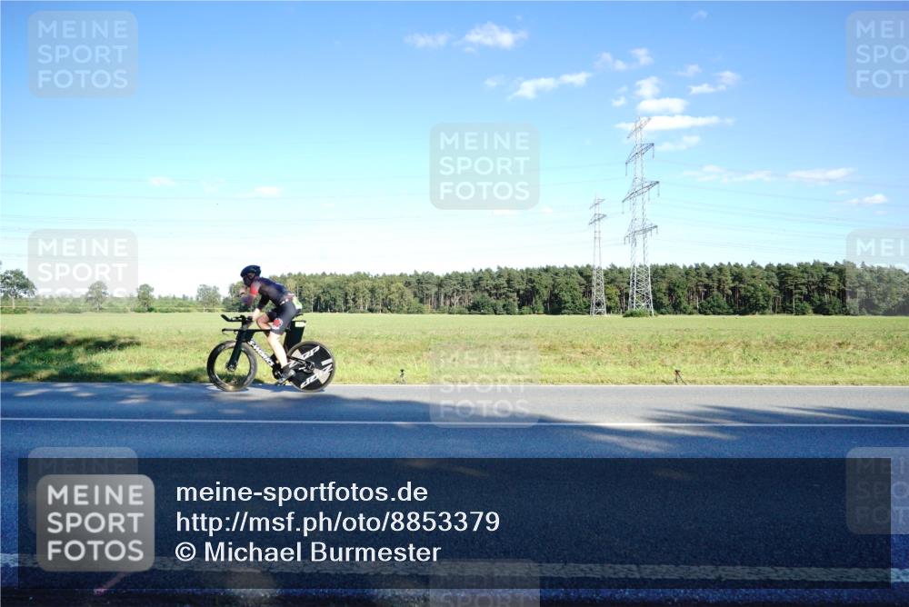 07.09.2025 - 19. Norderstedt Triathlon Michael Burmester http://msf.ph/oto/8853379 07.09.2025 16:01:45 Radfahren 910, 941, 1047, 1571 meine-sportfotos.de