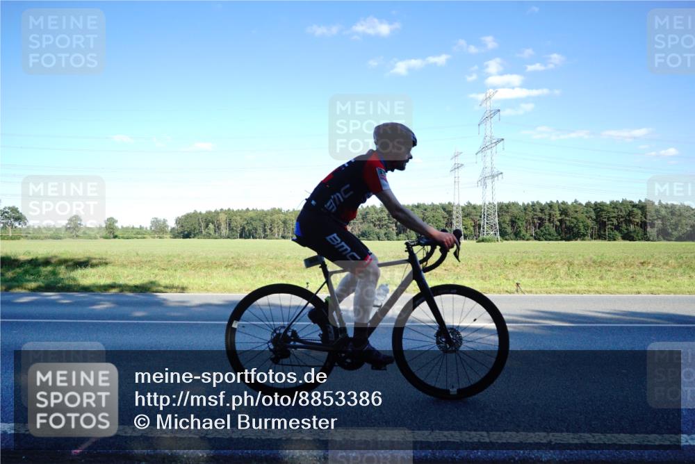 07.09.2025 - 19. Norderstedt Triathlon Michael Burmester http://msf.ph/oto/8853386 07.09.2025 16:01:48 Radfahren 934, 941, 947, 1047 meine-sportfotos.de