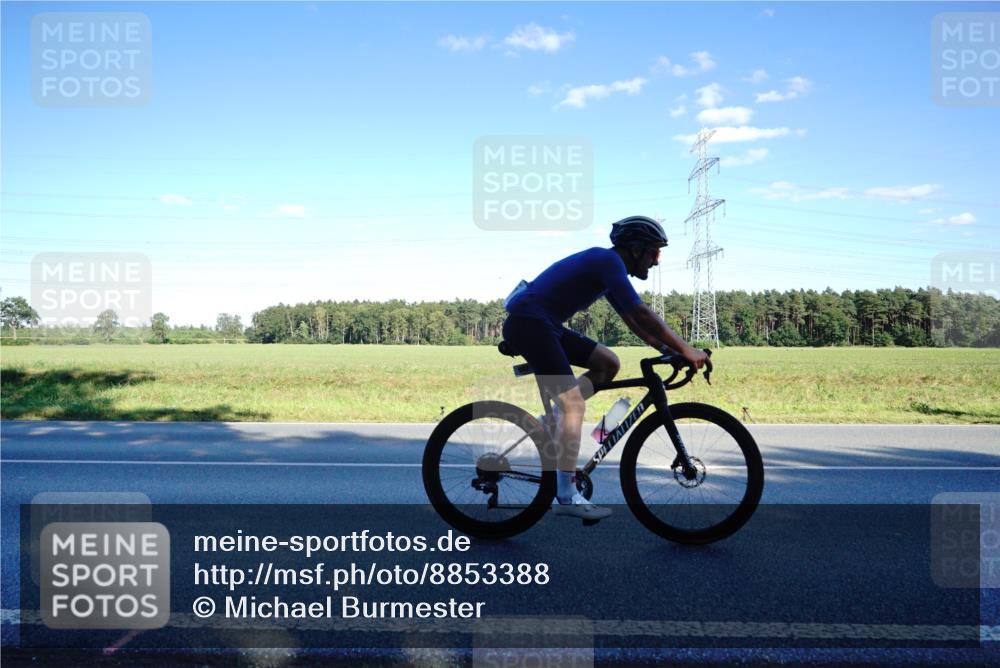 07.09.2025 - 19. Norderstedt Triathlon Michael Burmester http://msf.ph/oto/8853388 07.09.2025 16:01:50 Radfahren 934, 947, 1474 meine-sportfotos.de