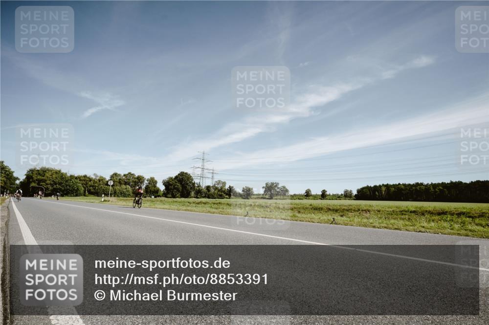 07.09.2025 - 19. Norderstedt Triathlon Michael Burmester http://msf.ph/oto/8853391 07.09.2025 11:48:23 Radfahren 138, 815 meine-sportfotos.de