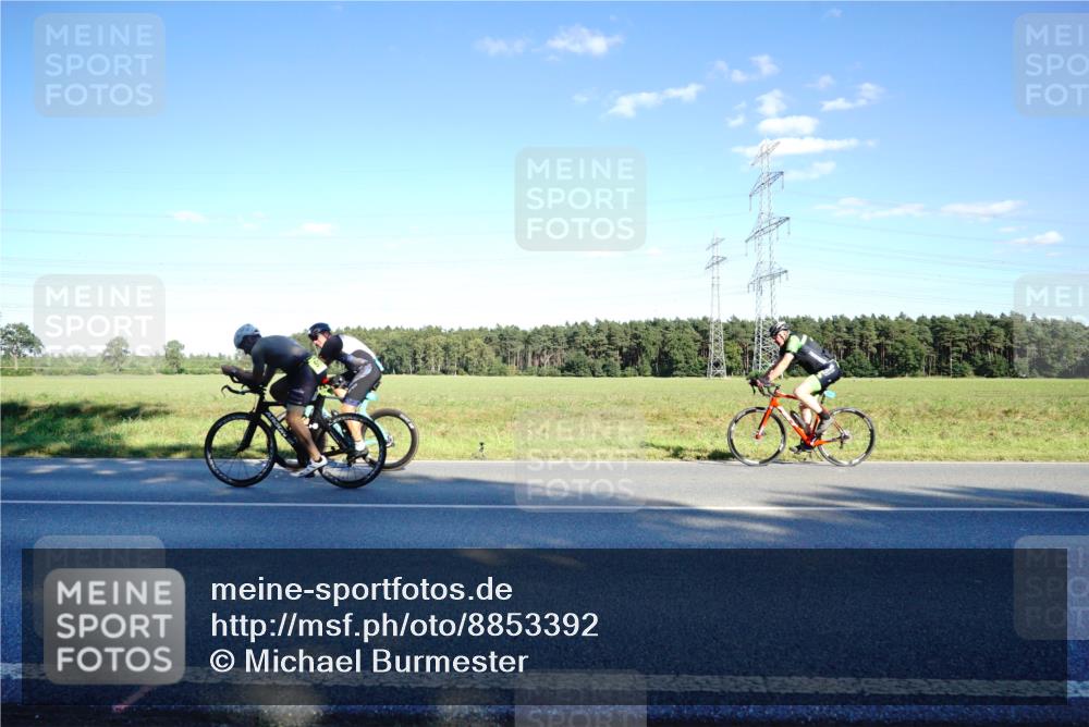 07.09.2025 - 19. Norderstedt Triathlon Michael Burmester http://msf.ph/oto/8853392 07.09.2025 16:01:52 Radfahren 538, 934, 947, 1474 meine-sportfotos.de