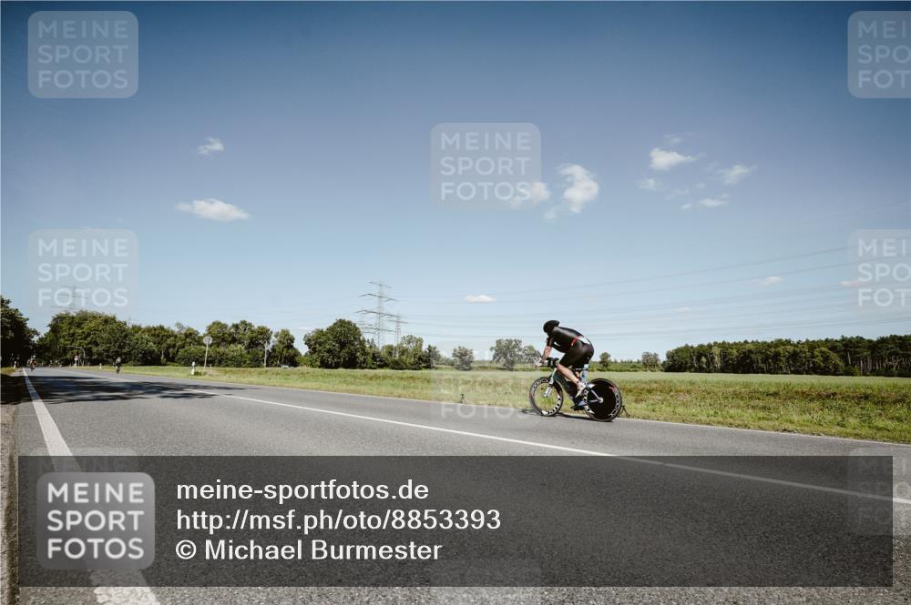 07.09.2025 - 19. Norderstedt Triathlon Michael Burmester http://msf.ph/oto/8853393 07.09.2025 14:45:33 Radfahren  meine-sportfotos.de
