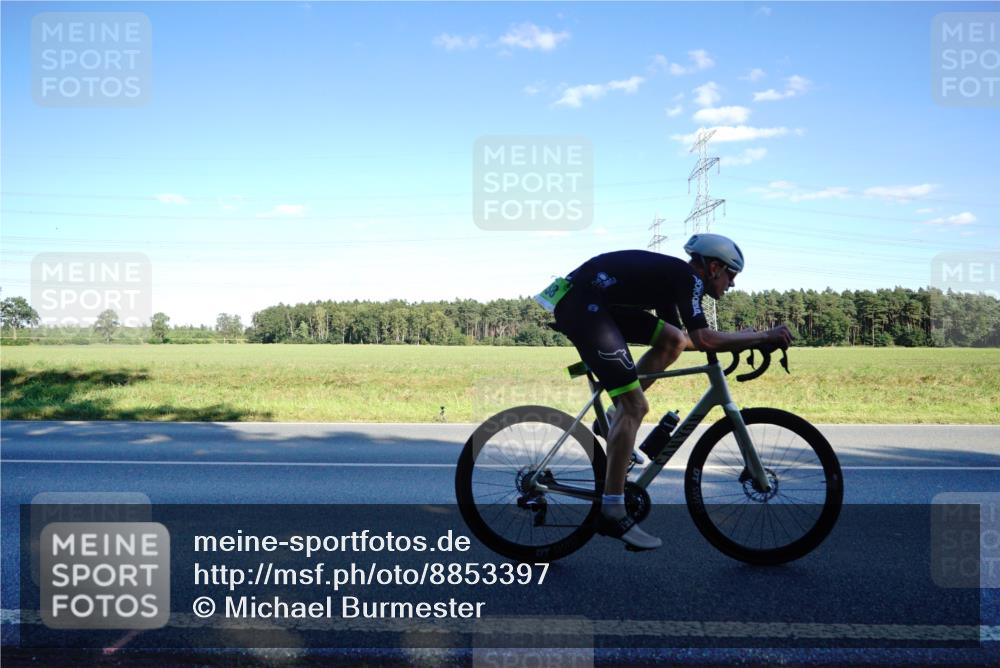 07.09.2025 - 19. Norderstedt Triathlon Michael Burmester http://msf.ph/oto/8853397 07.09.2025 16:01:54 Radfahren 494, 538, 1474, 1591 meine-sportfotos.de