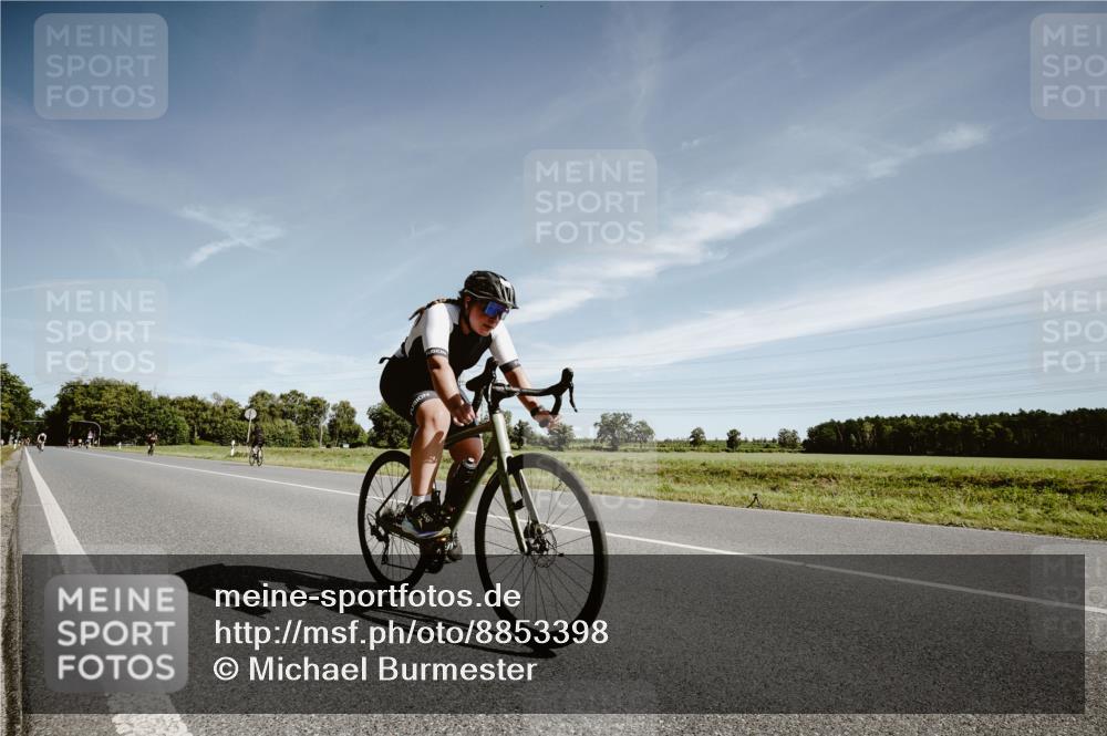 07.09.2025 - 19. Norderstedt Triathlon Michael Burmester http://msf.ph/oto/8853398 07.09.2025 11:48:27 Radfahren 815 meine-sportfotos.de