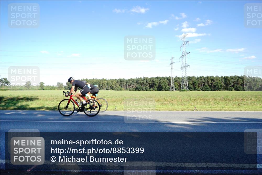 07.09.2025 - 19. Norderstedt Triathlon Michael Burmester http://msf.ph/oto/8853399 07.09.2025 16:01:55 Radfahren 494, 538, 1474, 1591 meine-sportfotos.de