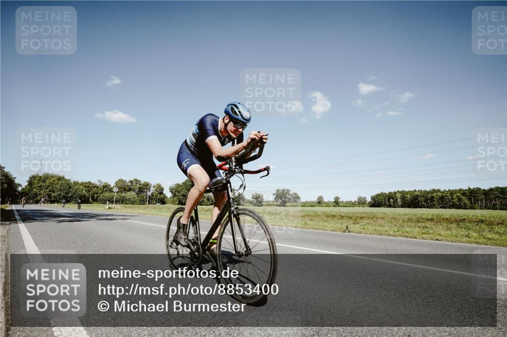 07.09.2025 - 19. Norderstedt Triathlon Michael Burmester http://msf.ph/oto/8853400 07.09.2025 14:45:39 Radfahren 1511 meine-sportfotos.de