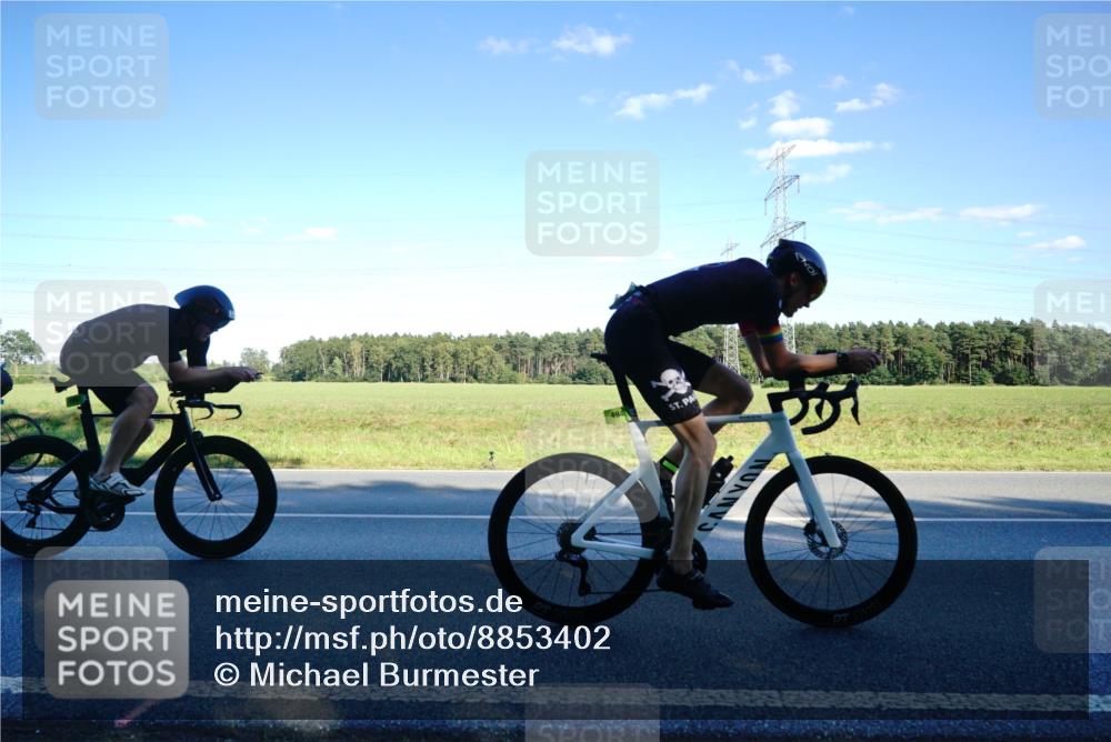 07.09.2025 - 19. Norderstedt Triathlon Michael Burmester http://msf.ph/oto/8853402 07.09.2025 16:01:56 Radfahren 494, 538, 1570, 1591 meine-sportfotos.de