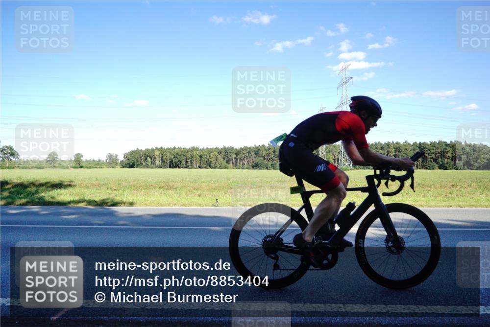 07.09.2025 - 19. Norderstedt Triathlon Michael Burmester http://msf.ph/oto/8853404 07.09.2025 16:01:58 Radfahren 494, 1565, 1570, 1591 meine-sportfotos.de