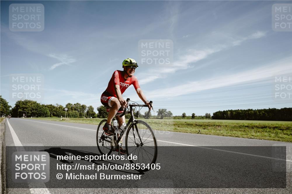 07.09.2025 - 19. Norderstedt Triathlon Michael Burmester http://msf.ph/oto/8853405 07.09.2025 11:48:43 Radfahren 1372 meine-sportfotos.de