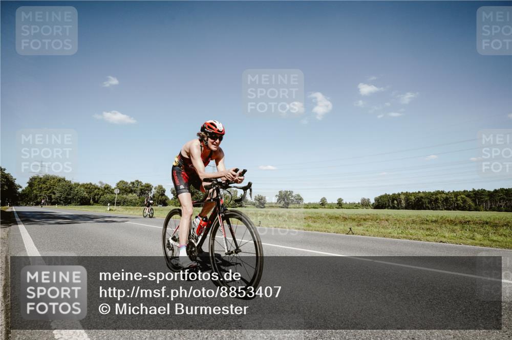 07.09.2025 - 19. Norderstedt Triathlon Michael Burmester http://msf.ph/oto/8853407 07.09.2025 14:45:45 Radfahren 440 meine-sportfotos.de