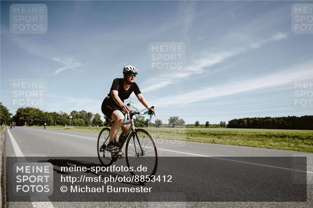 07.09.2025 - 19. Norderstedt Triathlon Michael Burmester http://msf.ph/oto/8853412 07.09.2025 11:48:51 Radfahren 1244 meine-sportfotos.de