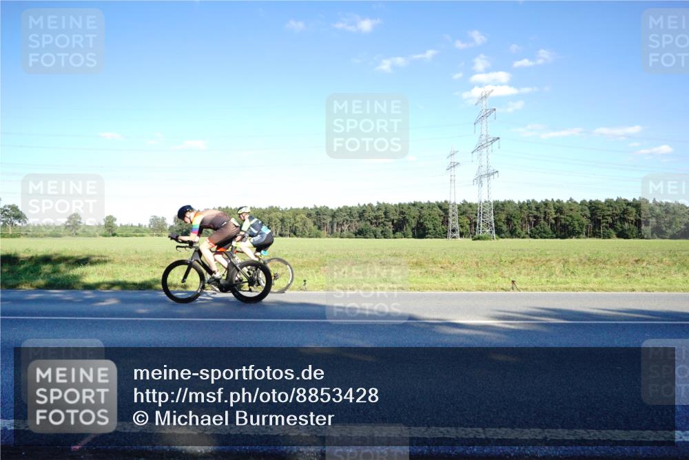 07.09.2025 - 19. Norderstedt Triathlon Michael Burmester http://msf.ph/oto/8853428 07.09.2025 16:02:08 Radfahren 512, 550, 944, 1044 meine-sportfotos.de