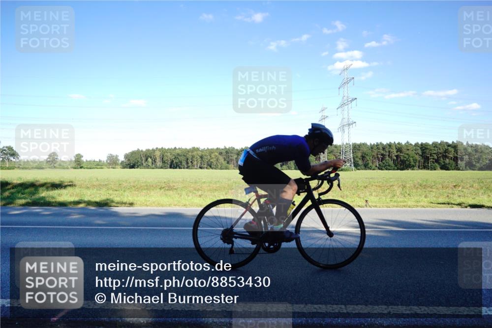07.09.2025 - 19. Norderstedt Triathlon Michael Burmester http://msf.ph/oto/8853430 07.09.2025 16:02:13 Radfahren 380 meine-sportfotos.de