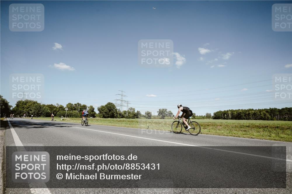 07.09.2025 - 19. Norderstedt Triathlon Michael Burmester http://msf.ph/oto/8853431 07.09.2025 14:46:01 Radfahren  meine-sportfotos.de