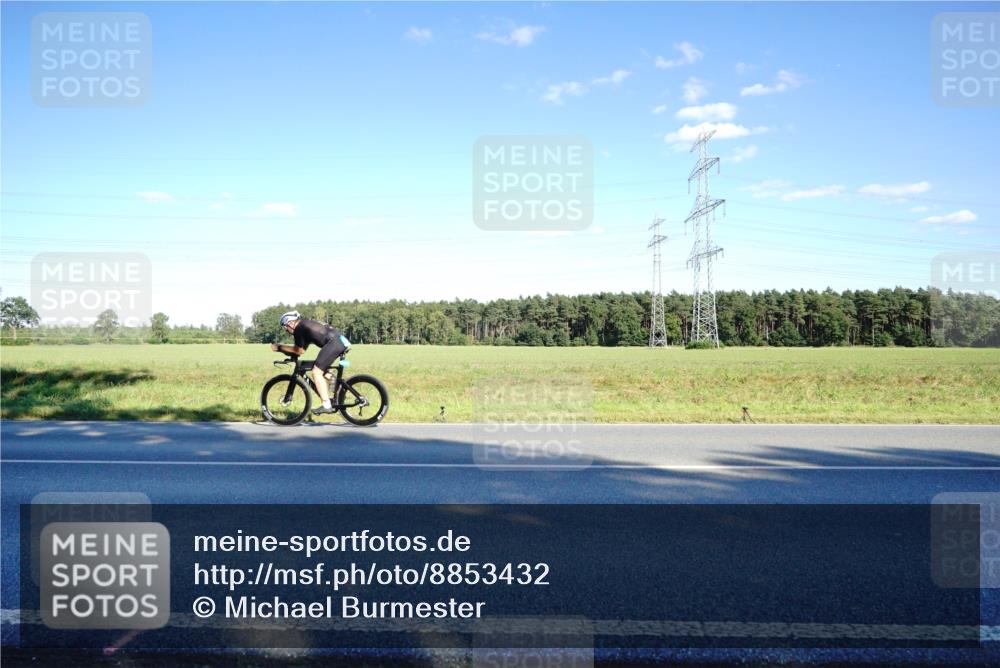 07.09.2025 - 19. Norderstedt Triathlon Michael Burmester http://msf.ph/oto/8853432 07.09.2025 16:02:14 Radfahren 380 meine-sportfotos.de