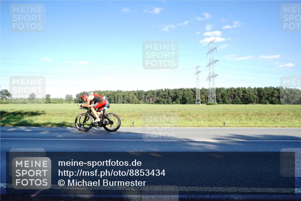 07.09.2025 - 19. Norderstedt Triathlon Michael Burmester http://msf.ph/oto/8853434 07.09.2025 16:02:16 Radfahren 380, 502, 1050 meine-sportfotos.de