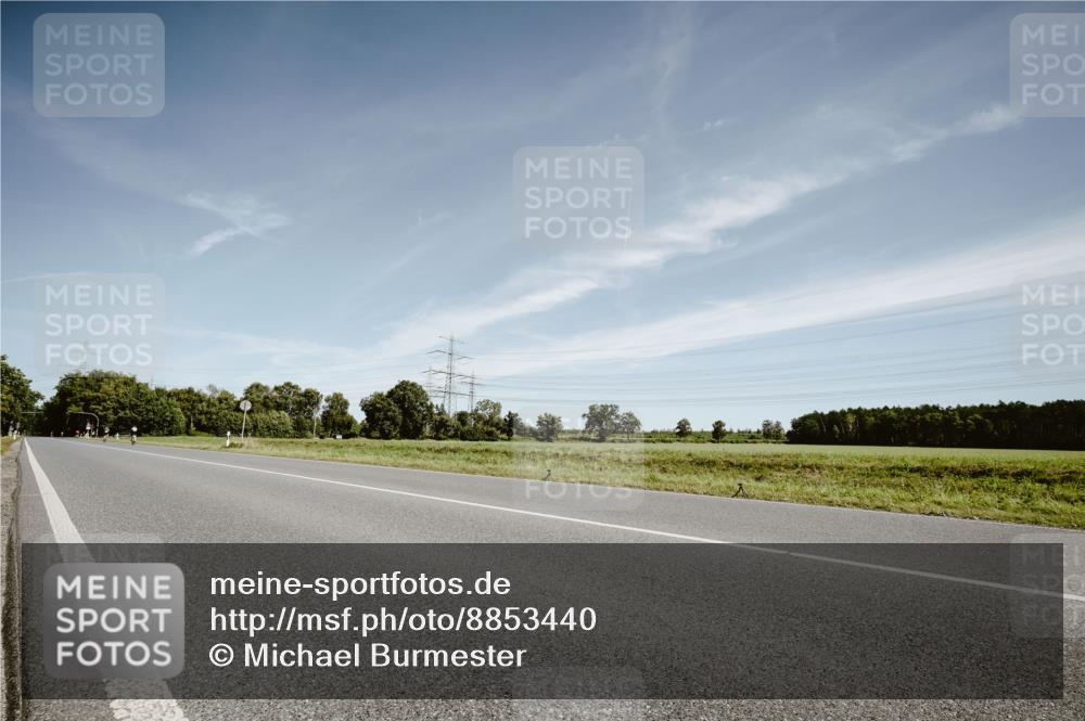 07.09.2025 - 19. Norderstedt Triathlon Michael Burmester http://msf.ph/oto/8853440 07.09.2025 11:49:13 Radfahren 1368 meine-sportfotos.de