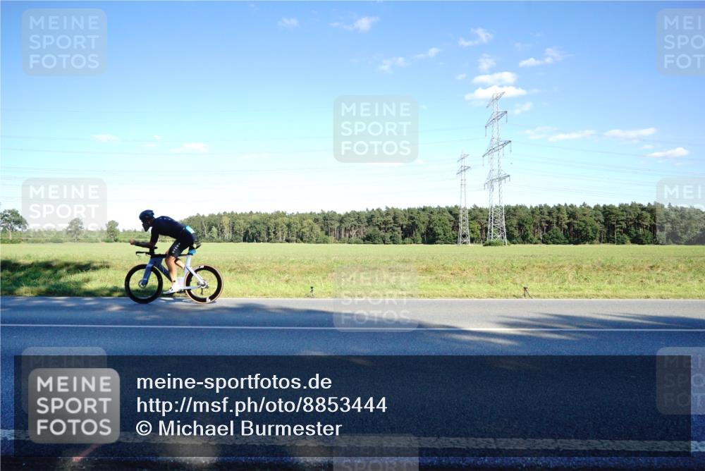 07.09.2025 - 19. Norderstedt Triathlon Michael Burmester http://msf.ph/oto/8853444 07.09.2025 16:02:21 Radfahren 431, 502, 1050, 1587, 1595 meine-sportfotos.de