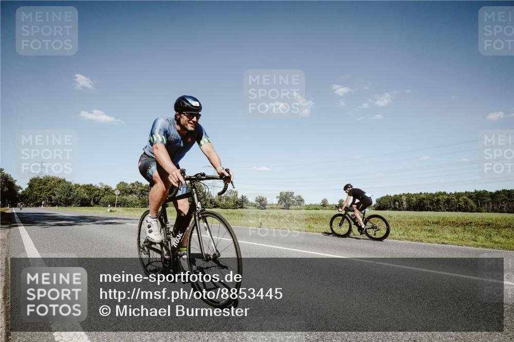 07.09.2025 - 19. Norderstedt Triathlon Michael Burmester http://msf.ph/oto/8853445 07.09.2025 14:46:30 Radfahren 382 meine-sportfotos.de