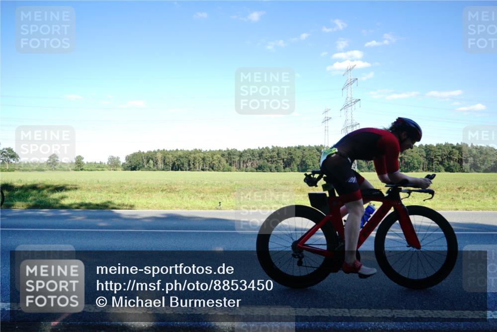 07.09.2025 - 19. Norderstedt Triathlon Michael Burmester http://msf.ph/oto/8853450 07.09.2025 16:02:24 Radfahren 431, 893, 1060, 1076, 1587, 1595 meine-sportfotos.de