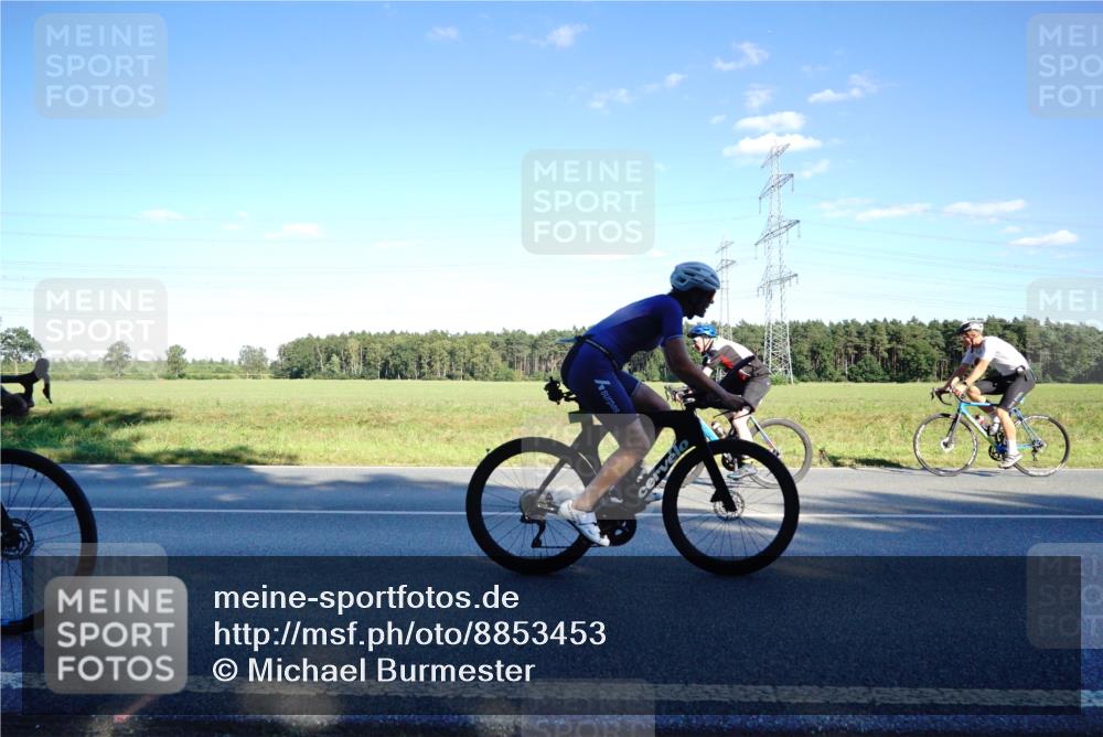 07.09.2025 - 19. Norderstedt Triathlon Michael Burmester http://msf.ph/oto/8853453 07.09.2025 16:02:25 Radfahren 431, 893, 1060, 1067, 1076, 1595 meine-sportfotos.de